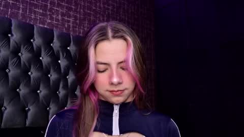 artemisablake online show from 10-10-25, 04:39