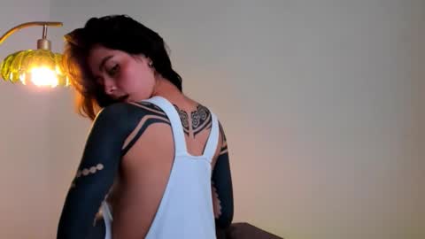 Linda  independent model artgeea online show from 12-19-25, 03:52