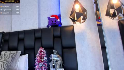 Snapshot of arthurlam chatting on 12-17-24, 12:23 Arthur online show from 12-17-24, 12:23