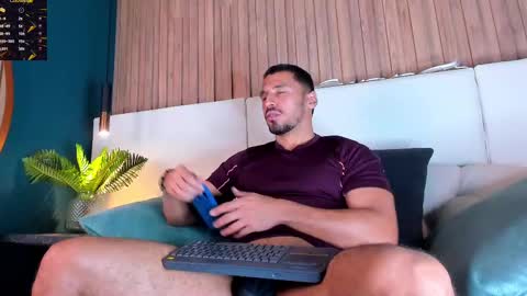 Snapshot of arthurlam chatting on 09-23-25, 06:11 Arthur online show from 09-23-25, 06:11