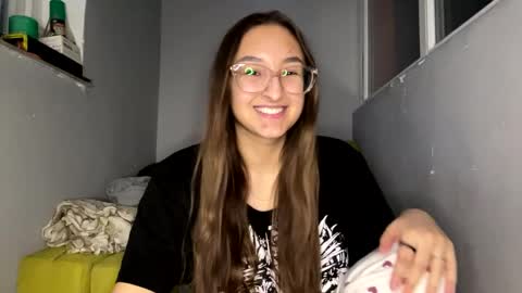 Snapshot of arthurmomaya chatting on 03-17-26, 05:27 Mia online show from 03-17-26, 05:27