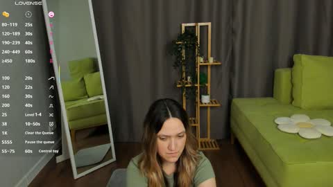 Snapshot of arthurpelto chatting on 09-10-25, 08:09 Sara online show from 09-10-25, 08:09