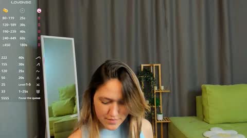 Snapshot of arthurpelto chatting on 09-12-25, 08:31 Sara online show from 09-12-25, 08:31