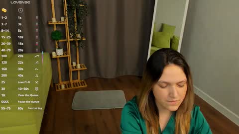 Snapshot of arthurpelto chatting on 09-28-25, 07:08 Sara online show from 09-28-25, 07:08