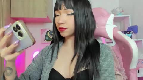 Lenna online show from 10-24-25, 04:31