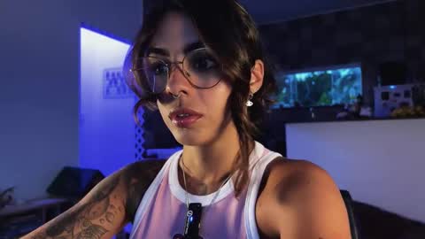 isis online show from 02-12-26, 09:43