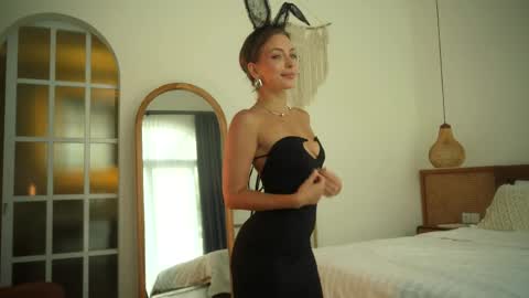 Snapshot of artmosphera chatting on 04-06-26, 04:32 The ticket show has been postponed to Monday tomorrow. Sorry womens day online show from 04-06-26, 04:32