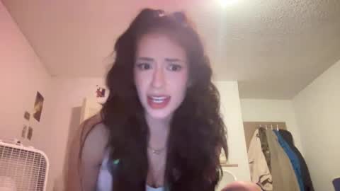 Snapshot of artnchill chatting on 01-30-25, 08:43 Audrey online show from 01-30-25, 08:43