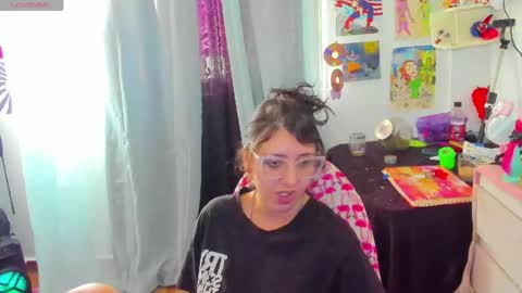 Snapshot of artsycherry chatting on 05-18-26, 04:13 Isabella Cherry online show from 05-18-26, 04:13