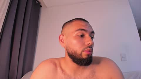 Snapshot of arturguy01 chatting on 02-24-25, 11:41 arturguy01 online show from 02-24-25, 11:41