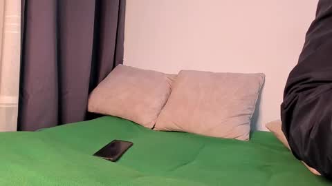 Snapshot of arturguy01 chatting on 03-12-25, 12:53 arturguy01 online show from 03-12-25, 12:53