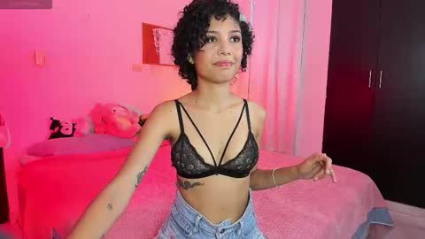 Ariana and Kelsieh online show from 12-01-25, 09:53