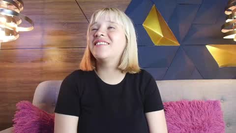 sofia online show from 06-08-26, 10:48