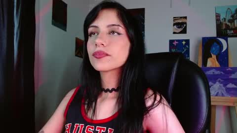   Independent Model online show from 04-07-26, 07:25