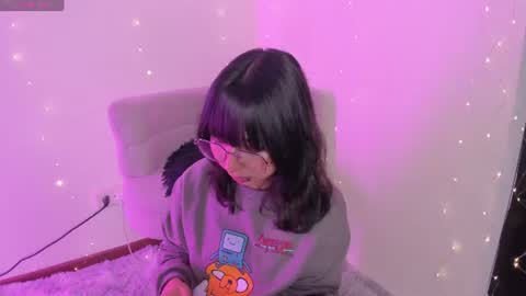 Snapshot of arya_line chatting on 07-23-26, 02:09 Arys online show from 07-23-26, 02:09