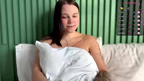 Arya brunett and Cassie blond online show from 10-07-25, 12:19