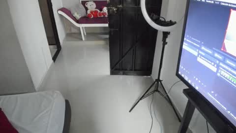 Snapshot of ash_monroee chatting on 12-14-25, 09:08 Ash Monroee online show from 12-14-25, 09:08