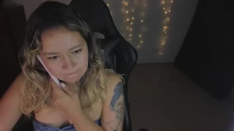 ash_smith1 online show from 03-06-25, 11:53