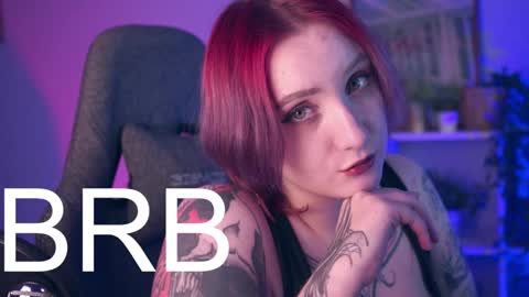 Snapshot of asheluck chatting on 12-21-24, 02:19 AshleyAshe online show from 12-21-24, 02:19