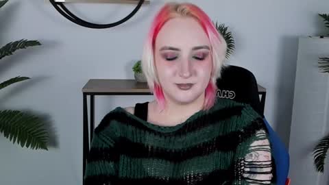 Snapshot of asheluck chatting on 01-29-25, 11:35 AshleyAshe online show from 01-29-25, 11:35