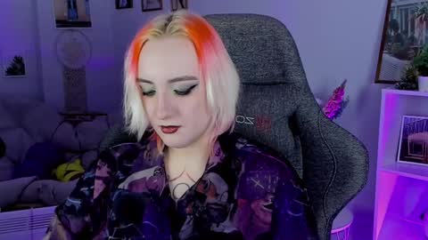 Snapshot of asheluck chatting on 02-08-25, 11:45 AshleyAshe online show from 02-08-25, 11:45