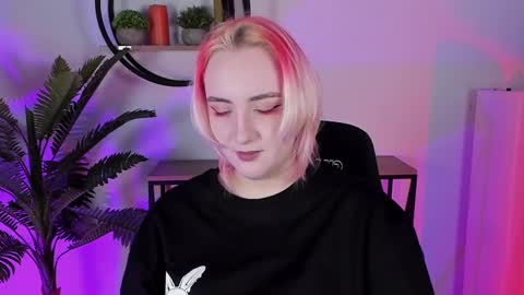 Snapshot of asheluck chatting on 02-16-25, 05:15 AshleyAshe online show from 02-16-25, 05:15