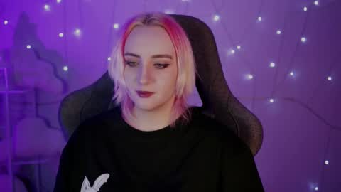 Snapshot of asheluck chatting on 02-21-25, 02:17 AshleyAshe online show from 02-21-25, 02:17