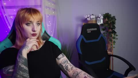 Snapshot of asheluck chatting on 09-15-25, 02:33 AshleyAshe online show from 09-15-25, 02:33