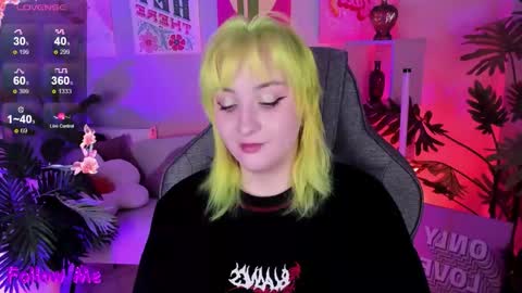 Snapshot of asheluck chatting on 09-28-25, 02:17 AshleyAshe online show from 09-28-25, 02:17