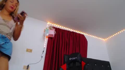 Snapshot of ashelyhots9inches chatting on 11-05-25, 04:07 ashelyhots9inches online show from 11-05-25, 04:07