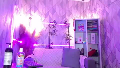 Ashey online show from 01-27-25, 10:27