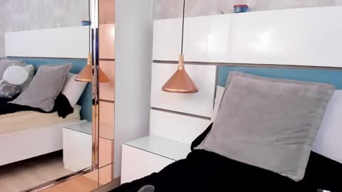 Snapshot of ashkoreh chatting on 10-17-25, 08:22 Ashkoreh online show from 10-17-25, 08:22