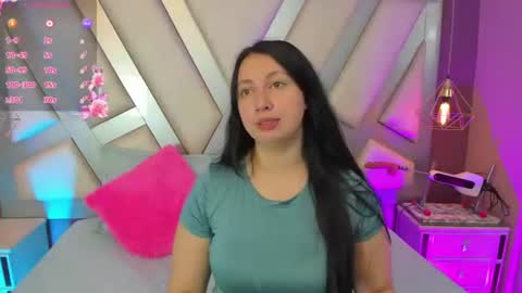 Snapshot of ashleey_bell_ chatting on 06-16-26, 01:03 Ashley online show from 06-16-26, 01:03