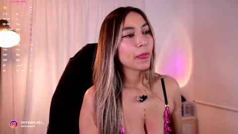 Snapshot of ashley2004_ chatting on 07-11-26, 12:02 Nay online show from 07-11-26, 12:02