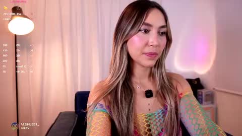 Snapshot of ashley2004_ chatting on 07-23-26, 01:08 Nay online show from 07-23-26, 01:08