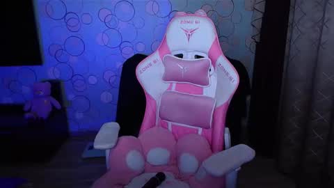   Yasmina   online show from 10-28-25, 02:37