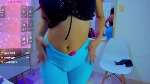 Snapshot of ashley__foxx_ chatting on 10-27-25, 02:21 ashley online show from 10-27-25, 02:21