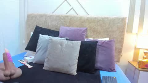 Snapshot of ashley__foxx_ chatting on 11-28-25, 01:47 ashley online show from 11-28-25, 01:47