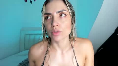 Snapshot of ashley_blair chatting on 01-02-25, 08:46 ashley_blair online show from 01-02-25, 08:46