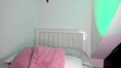 Snapshot of ashley_blair chatting on 12-15-25, 08:57 ashley_blair online show from 12-15-25, 08:57