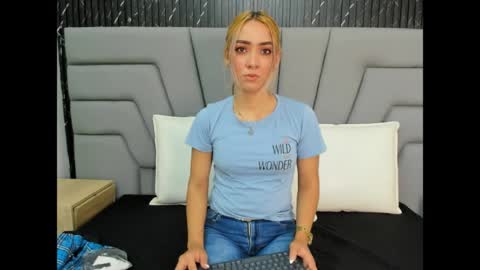 Snapshot of ashley_miller26 chatting on 06-01-26, 11:23 ashley_miller26 online show from 06-01-26, 11:23