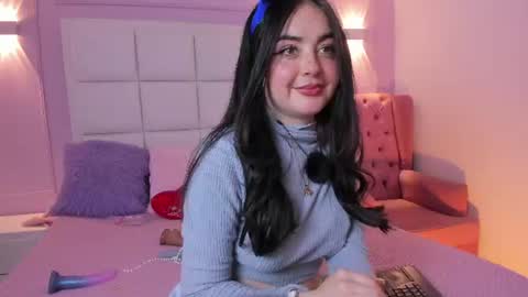 Snapshot of ashley_petit chatting on 07-23-26, 01:20 ashley_petit online show from 07-23-26, 01:20