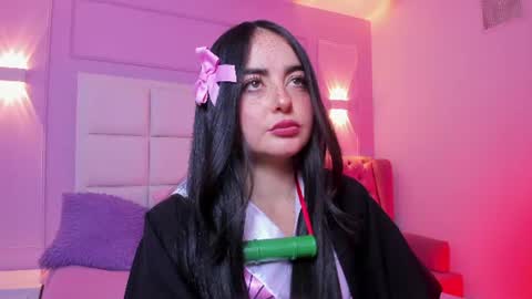 Snapshot of ashley_petit chatting on 07-27-26, 02:02 ashley_petit online show from 07-27-26, 02:02