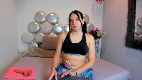 Snapshot of ashley_winterss chatting on 05-13-26, 01:30 ASHLEY online show from 05-13-26, 01:30