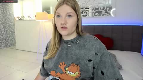 AshleyJonse online show from 09-22-25, 04:58