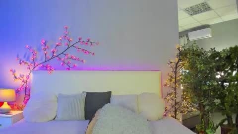 AshleyJonse online show from 04-08-26, 05:07