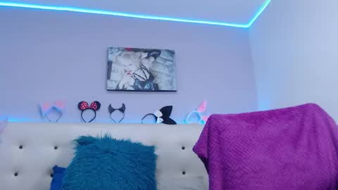 Ashley online show from 02-25-26, 01:32