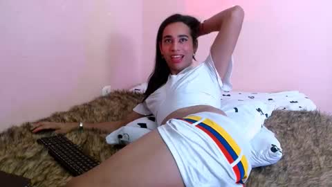 Snapshot of ashleypetite_ chatting on 09-23-25, 07:28 Ashley online show from 09-23-25, 07:28