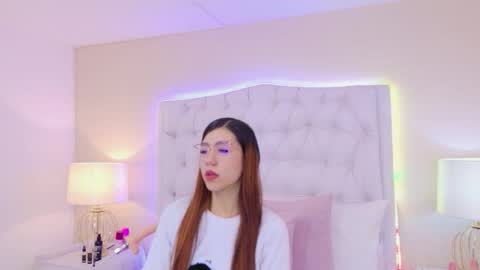 Snapshot of ashleyroberh chatting on 12-21-25, 12:12 AshleyRoberh online show from 12-21-25, 12:12