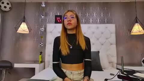 Snapshot of ashleyroberh chatting on 07-17-26, 03:24 AshleyRoberh online show from 07-17-26, 03:24